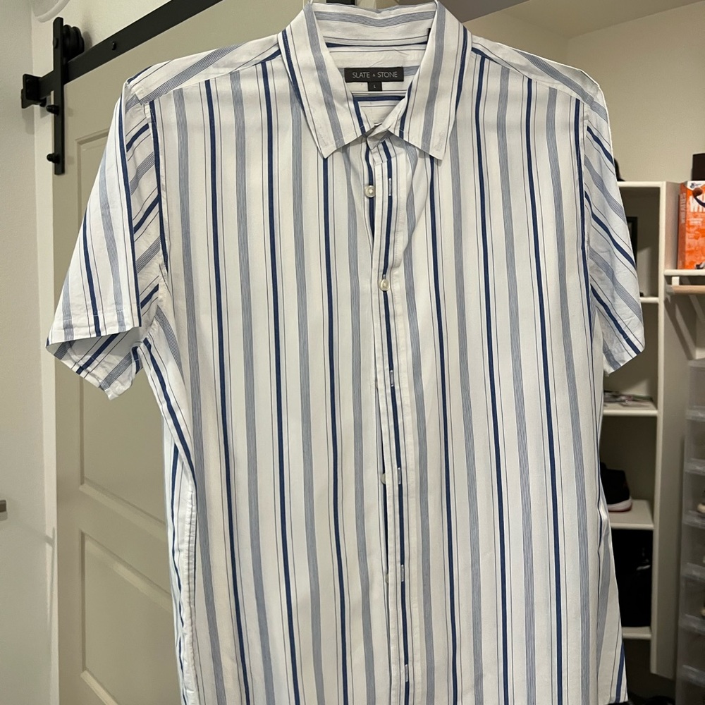BRAND NEW NEVER WORN button up shirt size Large.
